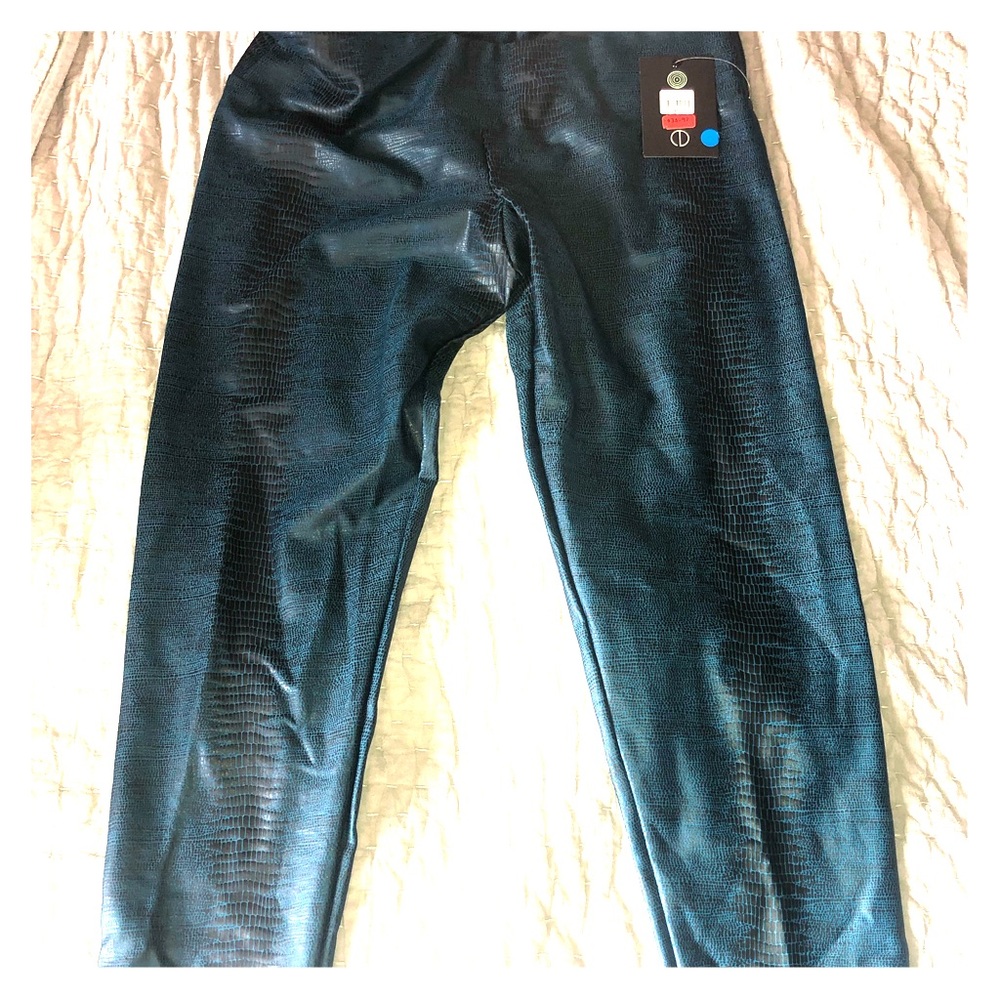 Onzie athletic leggings dark blue